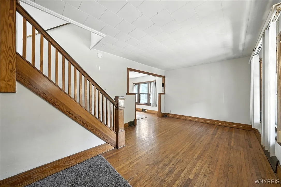 33 Nicholson Street, Buffalo, New York 14214, Buffalo, New York 14214, 4 Bedrooms Bedrooms, 7 Rooms Rooms,1 BathroomBathrooms,Residential,Closed,33 Nicholson Street, Buffalo, New York 14214,0,B1630366