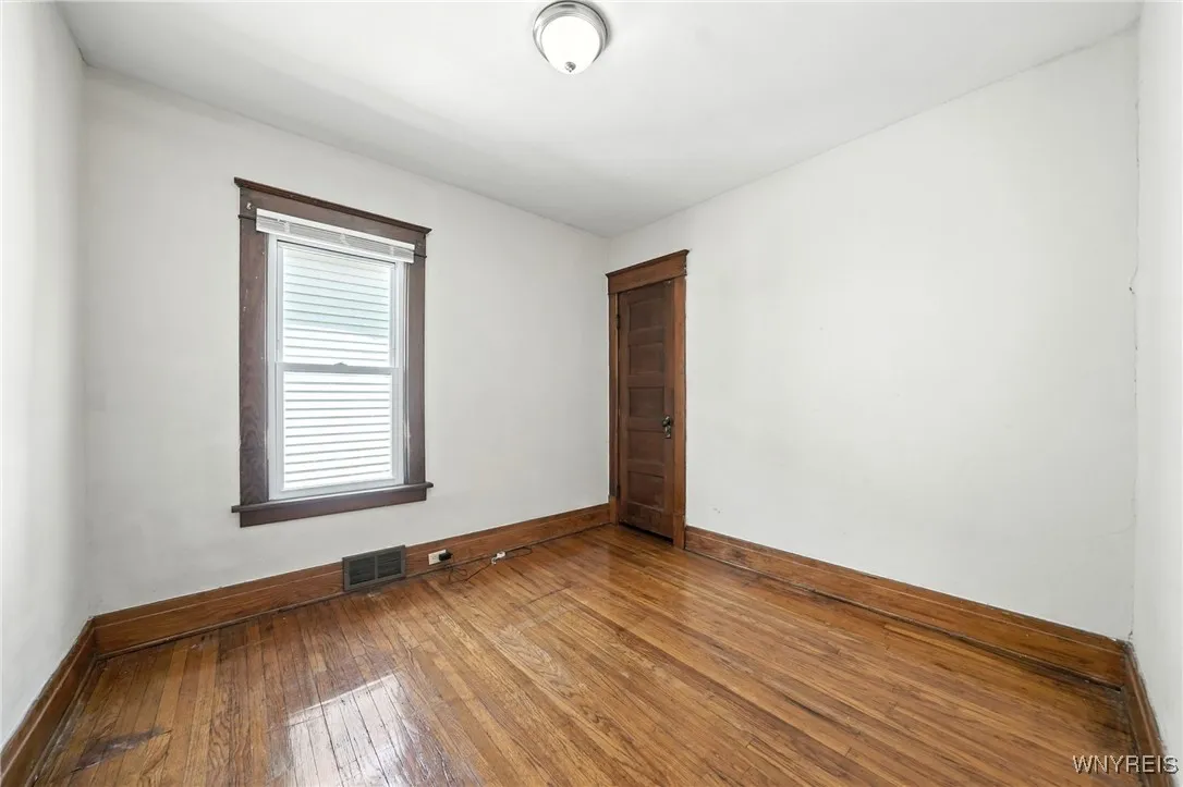 33 Nicholson Street, Buffalo, New York 14214, Buffalo, New York 14214, 4 Bedrooms Bedrooms, 7 Rooms Rooms,1 BathroomBathrooms,Residential,Closed,33 Nicholson Street, Buffalo, New York 14214,0,B1630366