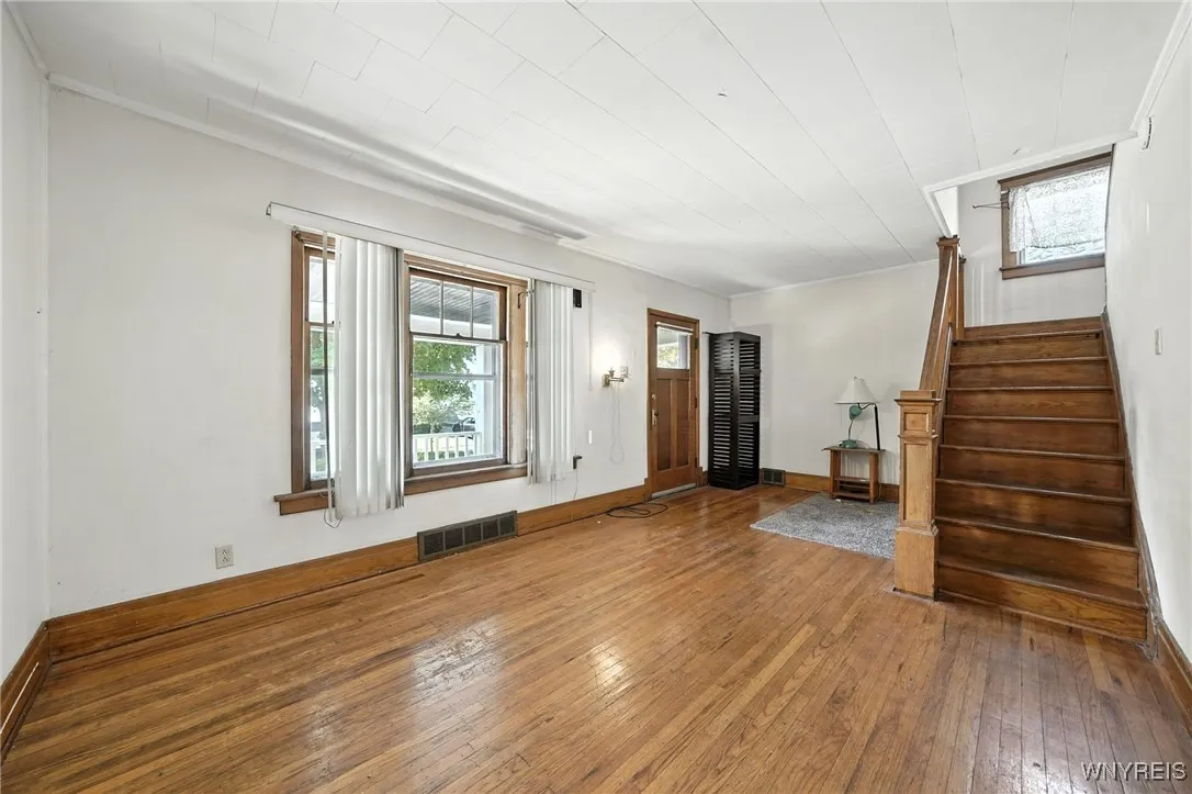 33 Nicholson Street, Buffalo, New York 14214, Buffalo, New York 14214, 4 Bedrooms Bedrooms, 7 Rooms Rooms,1 BathroomBathrooms,Residential,Closed,33 Nicholson Street, Buffalo, New York 14214,0,B1630366