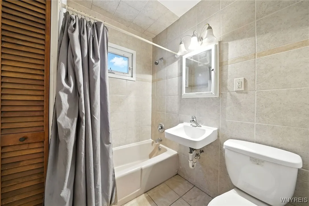 33 Nicholson Street, Buffalo, New York 14214, Buffalo, New York 14214, 4 Bedrooms Bedrooms, 7 Rooms Rooms,1 BathroomBathrooms,Residential,Closed,33 Nicholson Street, Buffalo, New York 14214,0,B1630366