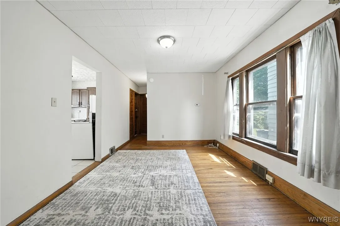 33 Nicholson Street, Buffalo, New York 14214, Buffalo, New York 14214, 4 Bedrooms Bedrooms, 7 Rooms Rooms,1 BathroomBathrooms,Residential,Closed,33 Nicholson Street, Buffalo, New York 14214,0,B1630366