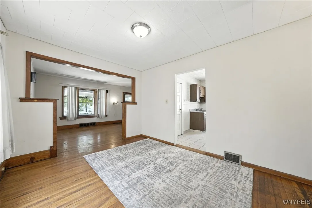 33 Nicholson Street, Buffalo, New York 14214, Buffalo, New York 14214, 4 Bedrooms Bedrooms, 7 Rooms Rooms,1 BathroomBathrooms,Residential,Closed,33 Nicholson Street, Buffalo, New York 14214,0,B1630366