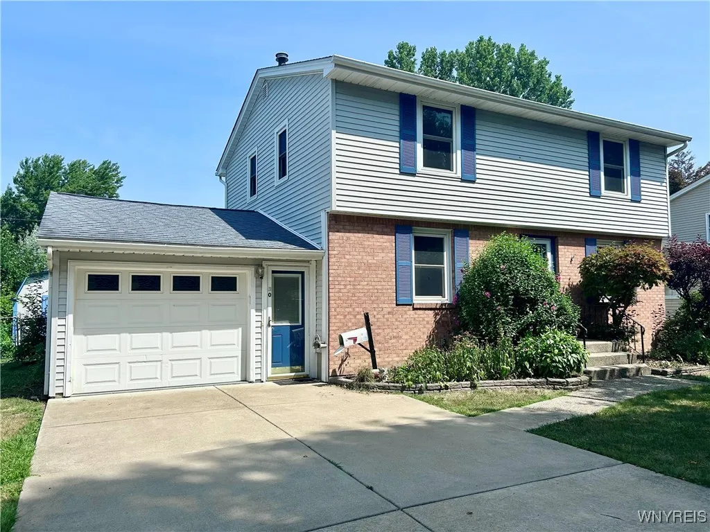 30 Joanie Lane, Amherst, New York 14428, Amherst, New York 14428, 4 Bedrooms Bedrooms, 7 Rooms Rooms,1 BathroomBathrooms,Residential Lease,For Rent,30 Joanie Lane, Amherst, New York 14428,B1630570