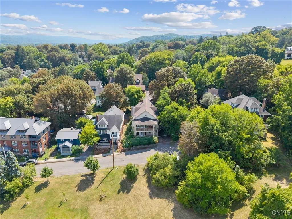 119 Parkview Avenue, Syracuse, New York 13207, Syracuse, New York 13207, 6 Bedrooms Bedrooms, ,2 BathroomsBathrooms,Residential,For Sale,119 Parkview Avenue, Syracuse, New York 13207,0,S1629793