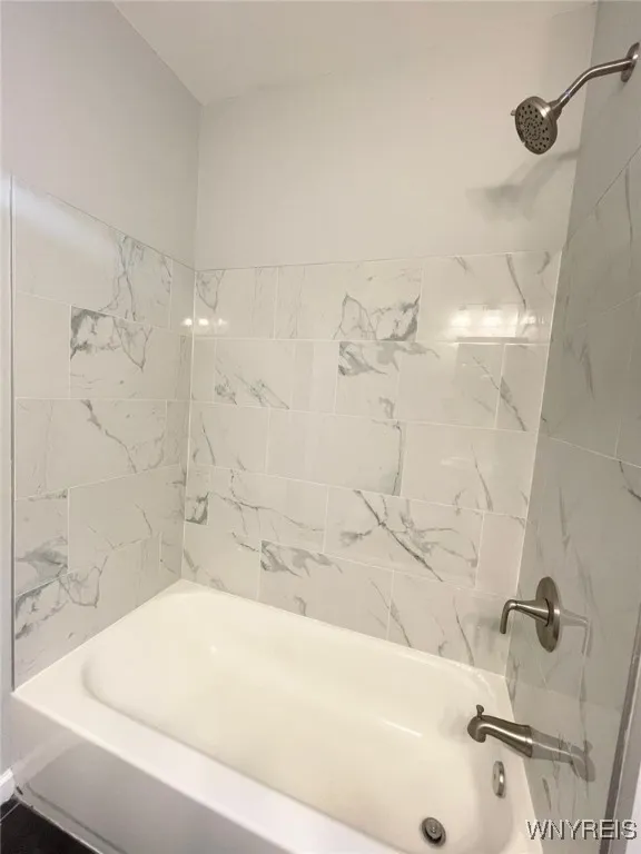 21 Sterling Avenue, Buffalo, New York 14216, Buffalo, New York 14216, 6 Bedrooms Bedrooms, ,2 BathroomsBathrooms,Residential,For Sale,21 Sterling Avenue, Buffalo, New York 14216,0,B1630608