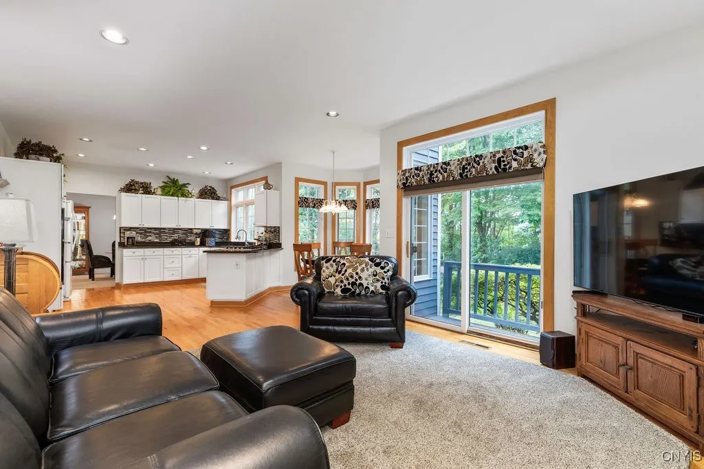 8824 Madeleine Drive, Lysander, New York 13027, Lysander, New York 13027, 4 Bedrooms Bedrooms, 10 Rooms Rooms,3 BathroomsBathrooms,Residential,Closed,8824 Madeleine Drive, Lysander, New York 13027,0,S1630464