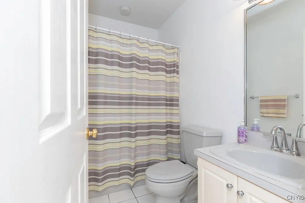 8824 Madeleine Drive, Lysander, New York 13027, Lysander, New York 13027, 4 Bedrooms Bedrooms, 10 Rooms Rooms,3 BathroomsBathrooms,Residential,Closed,8824 Madeleine Drive, Lysander, New York 13027,0,S1630464