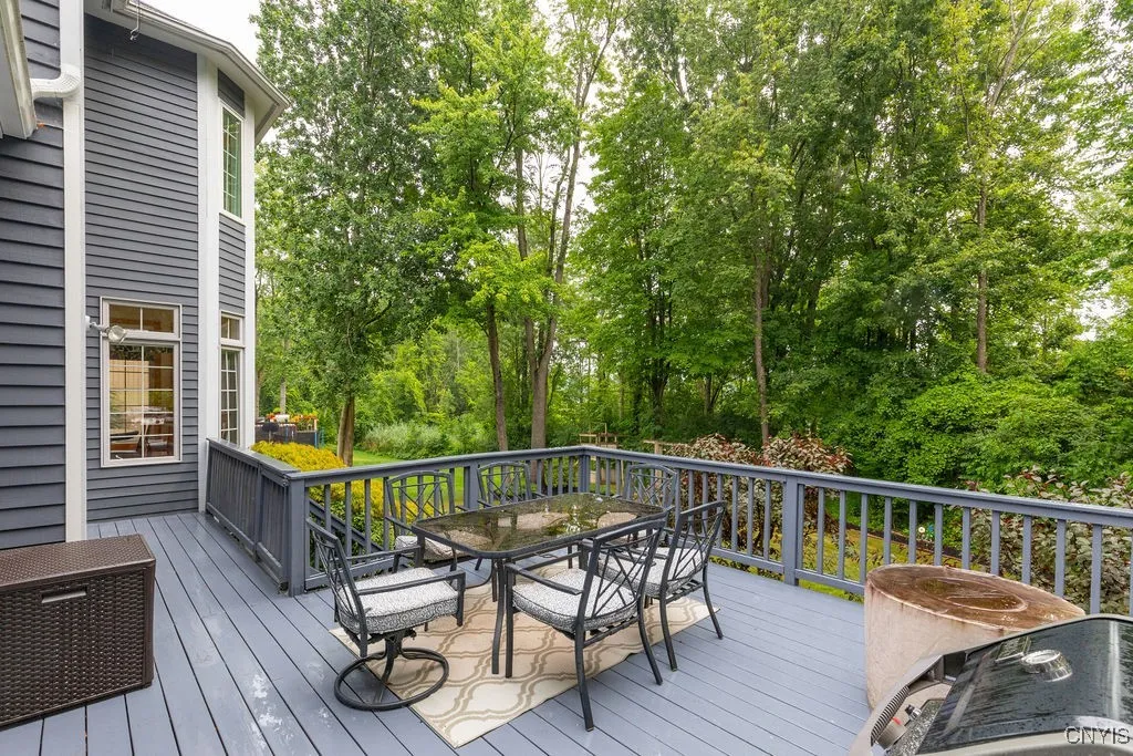 8824 Madeleine Drive, Lysander, New York 13027, Lysander, New York 13027, 4 Bedrooms Bedrooms, 10 Rooms Rooms,3 BathroomsBathrooms,Residential,Closed,8824 Madeleine Drive, Lysander, New York 13027,0,S1630464