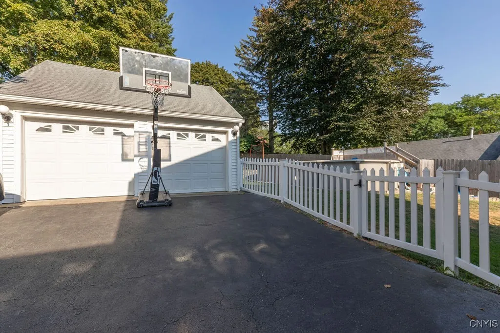 219 Breakspear Road, Geddes, New York 13219, Geddes, New York 13219, 4 Bedrooms Bedrooms, 11 Rooms Rooms,3 BathroomsBathrooms,Residential,Closed,219 Breakspear Road, Geddes, New York 13219,0,S1630414