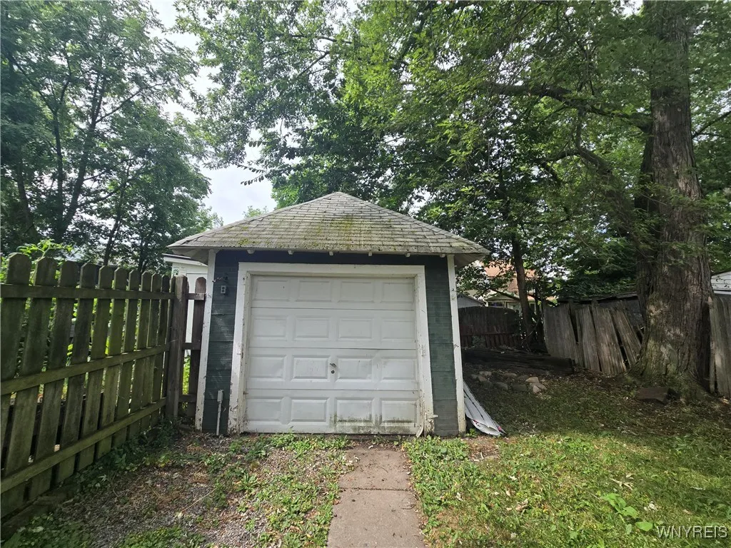 91 Mayer Avenue, Buffalo, New York 14207, Buffalo, New York 14207, 3 Bedrooms Bedrooms, 6 Rooms Rooms,1 BathroomBathrooms,Residential,For Sale,91 Mayer Avenue, Buffalo, New York 14207,B1630532