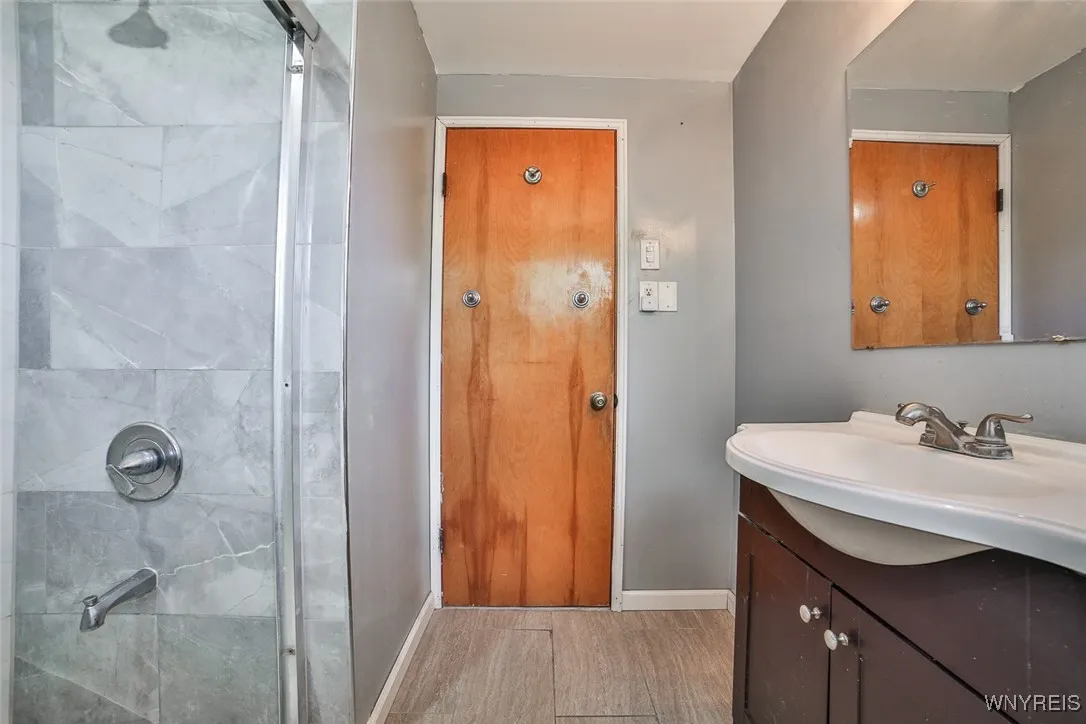 126 Leonore Road, Amherst, New York 14226, Amherst, New York 14226, 3 Bedrooms Bedrooms, 7 Rooms Rooms,2 BathroomsBathrooms,Residential,For Sale,126 Leonore Road, Amherst, New York 14226,B1623535