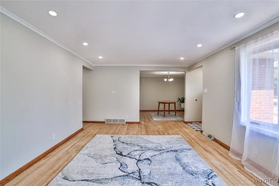 126 Leonore Road, Amherst, New York 14226, Amherst, New York 14226, 3 Bedrooms Bedrooms, 7 Rooms Rooms,2 BathroomsBathrooms,Residential,For Sale,126 Leonore Road, Amherst, New York 14226,B1623535