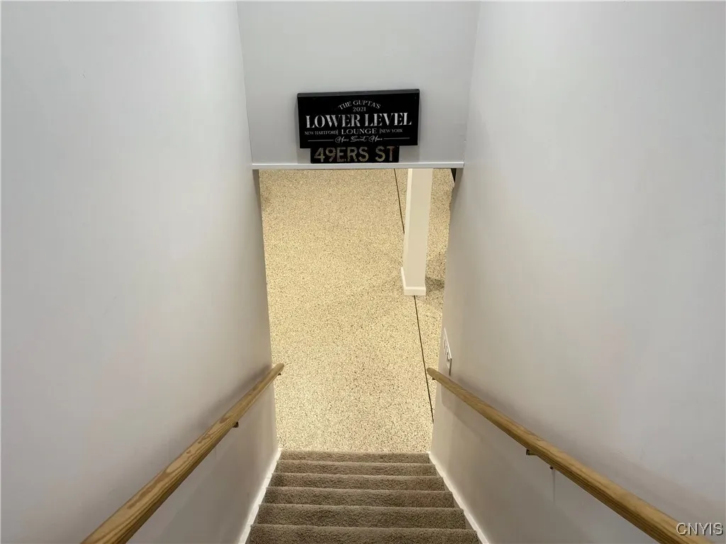 22 Oakwood Drive, New Hartford, New York 13413, New Hartford, New York 13413, 5 Bedrooms Bedrooms, 15 Rooms Rooms,4 BathroomsBathrooms,Residential,Closed,22 Oakwood Drive, New Hartford, New York 13413,0,S1627773