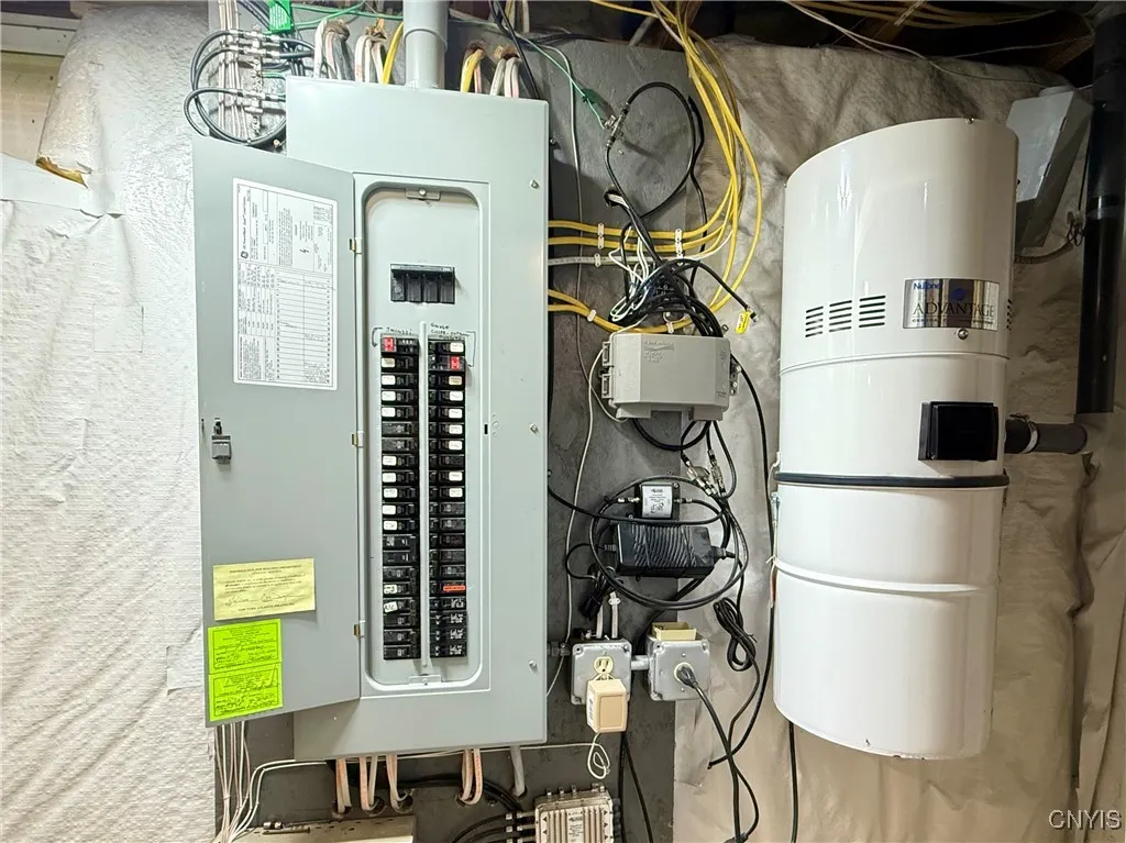 22 Oakwood Drive, New Hartford, New York 13413, New Hartford, New York 13413, 5 Bedrooms Bedrooms, 15 Rooms Rooms,4 BathroomsBathrooms,Residential,Closed,22 Oakwood Drive, New Hartford, New York 13413,0,S1627773