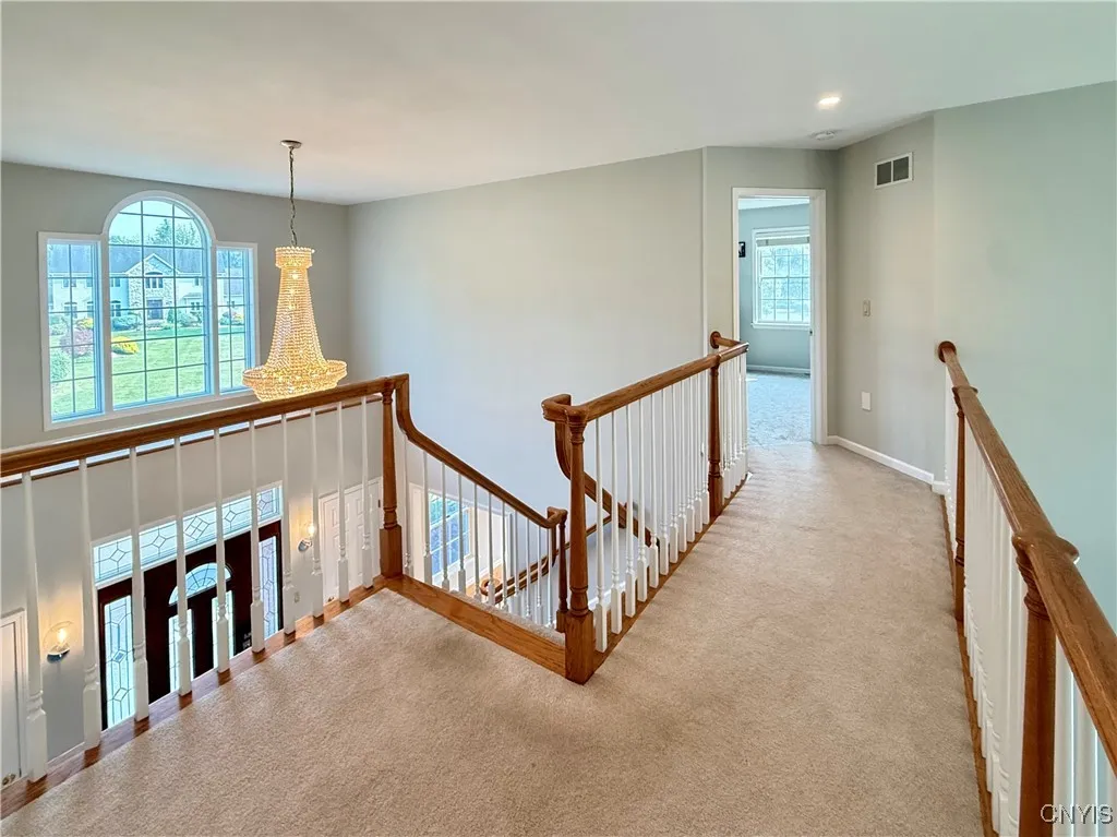 22 Oakwood Drive, New Hartford, New York 13413, New Hartford, New York 13413, 5 Bedrooms Bedrooms, 15 Rooms Rooms,4 BathroomsBathrooms,Residential,Closed,22 Oakwood Drive, New Hartford, New York 13413,0,S1627773