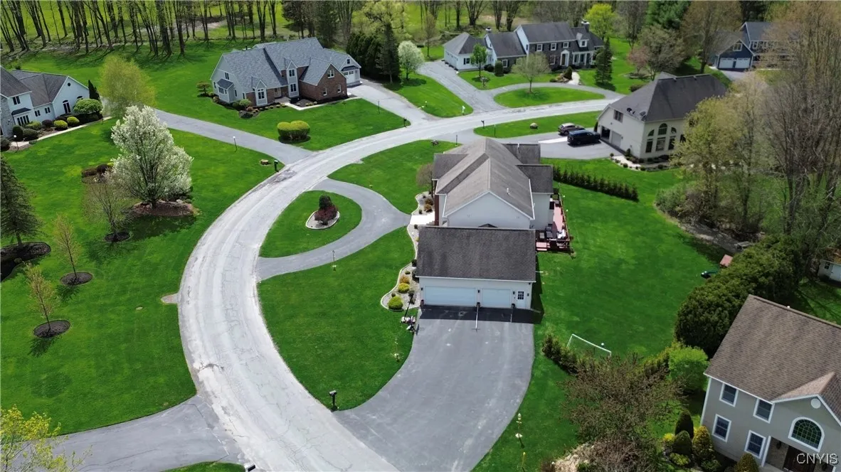 22 Oakwood Drive, New Hartford, New York 13413, New Hartford, New York 13413, 5 Bedrooms Bedrooms, 15 Rooms Rooms,4 BathroomsBathrooms,Residential,Closed,22 Oakwood Drive, New Hartford, New York 13413,0,S1627773