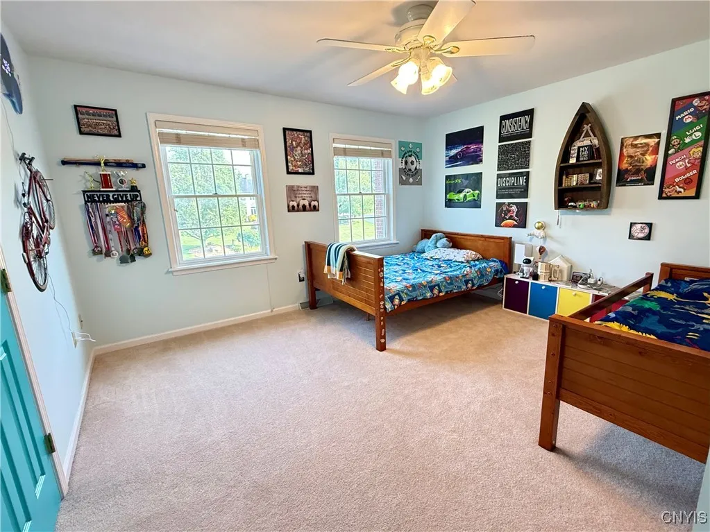 22 Oakwood Drive, New Hartford, New York 13413, New Hartford, New York 13413, 5 Bedrooms Bedrooms, 15 Rooms Rooms,4 BathroomsBathrooms,Residential,Closed,22 Oakwood Drive, New Hartford, New York 13413,0,S1627773