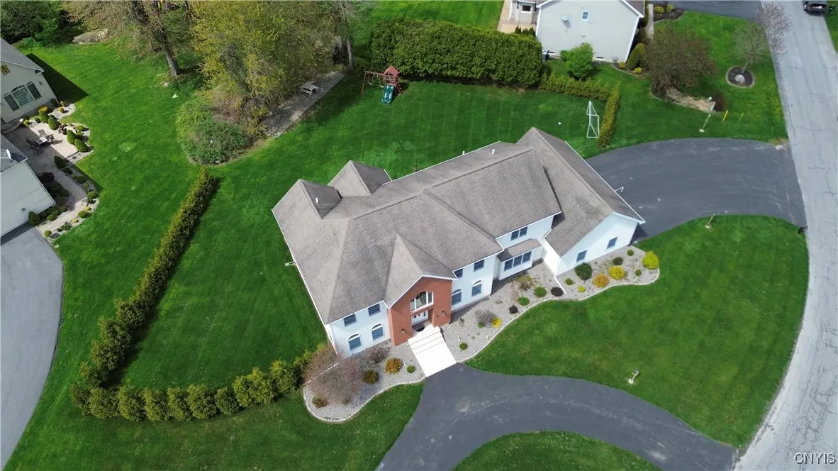 22 Oakwood Drive, New Hartford, New York 13413, New Hartford, New York 13413, 5 Bedrooms Bedrooms, 15 Rooms Rooms,4 BathroomsBathrooms,Residential,Closed,22 Oakwood Drive, New Hartford, New York 13413,0,S1627773
