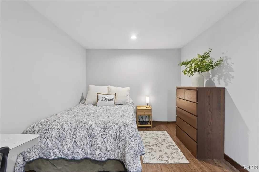 140 Xavier Circle, Syracuse, New York 13210, Syracuse, New York 13210, 2 Bedrooms Bedrooms, 5 Rooms Rooms,2 BathroomsBathrooms,Residential,Closed,140 Xavier Circle, Syracuse, New York 13210,0,S1628360