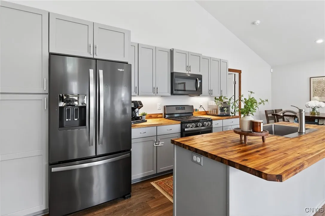 140 Xavier Circle, Syracuse, New York 13210, Syracuse, New York 13210, 2 Bedrooms Bedrooms, 5 Rooms Rooms,2 BathroomsBathrooms,Residential,Closed,140 Xavier Circle, Syracuse, New York 13210,0,S1628360