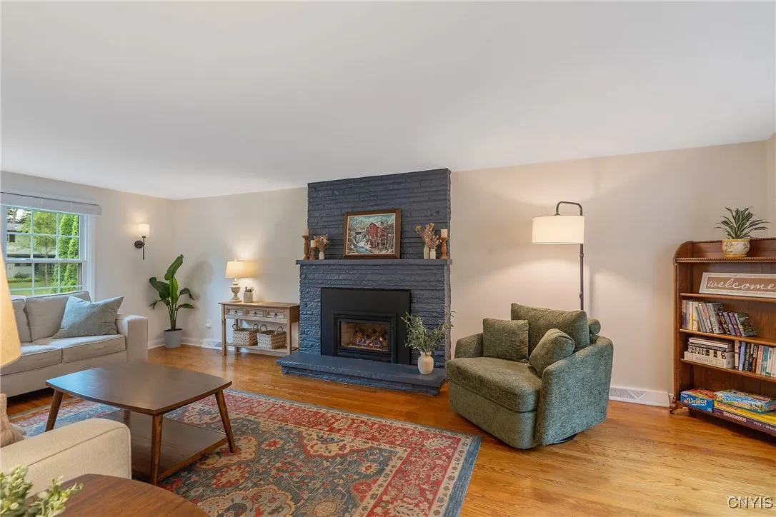 139 Forrest Way, Camillus, New York 13031, Camillus, New York 13031, 5 Bedrooms Bedrooms, 8 Rooms Rooms,2 BathroomsBathrooms,Residential,Closed,139 Forrest Way, Camillus, New York 13031,0,S1630014