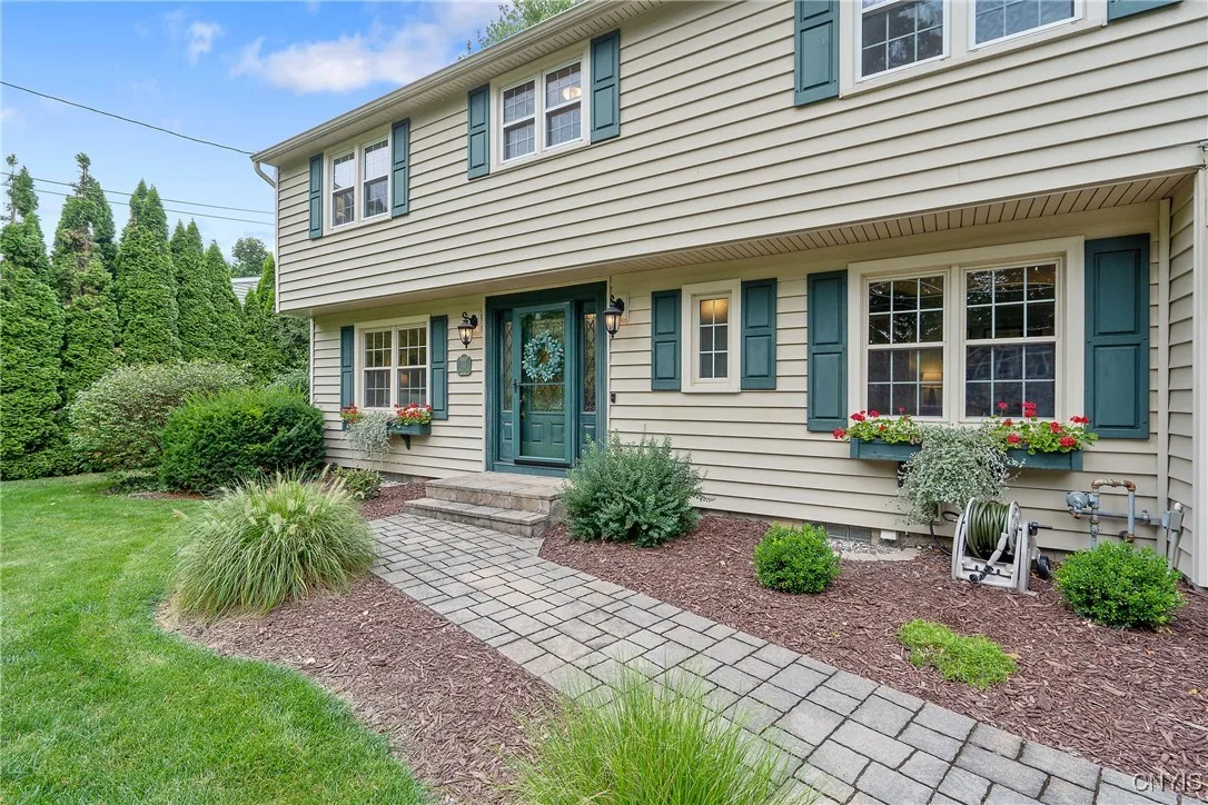 139 Forrest Way, Camillus, New York 13031, Camillus, New York 13031, 5 Bedrooms Bedrooms, 8 Rooms Rooms,2 BathroomsBathrooms,Residential,Closed,139 Forrest Way, Camillus, New York 13031,0,S1630014