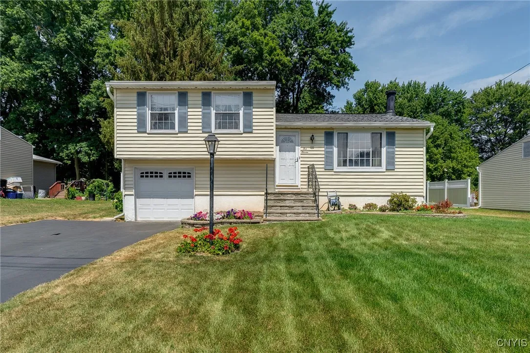 511 Rita Drive, Clay, New York 13212, Clay, New York 13212, 3 Bedrooms Bedrooms, 7 Rooms Rooms,1 BathroomBathrooms,Residential,Closed,511 Rita Drive, Clay, New York 13212,0,S1630404