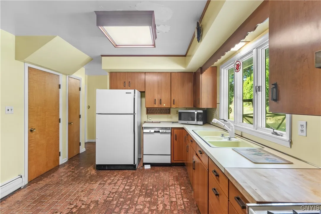 114 Harts Hill Terrace, Whitestown, New York 13492, Whitestown, New York 13492, 4 Bedrooms Bedrooms, 7 Rooms Rooms,2 BathroomsBathrooms,Residential,Closed,114 Harts Hill Terrace, Whitestown, New York 13492,0,S1629221