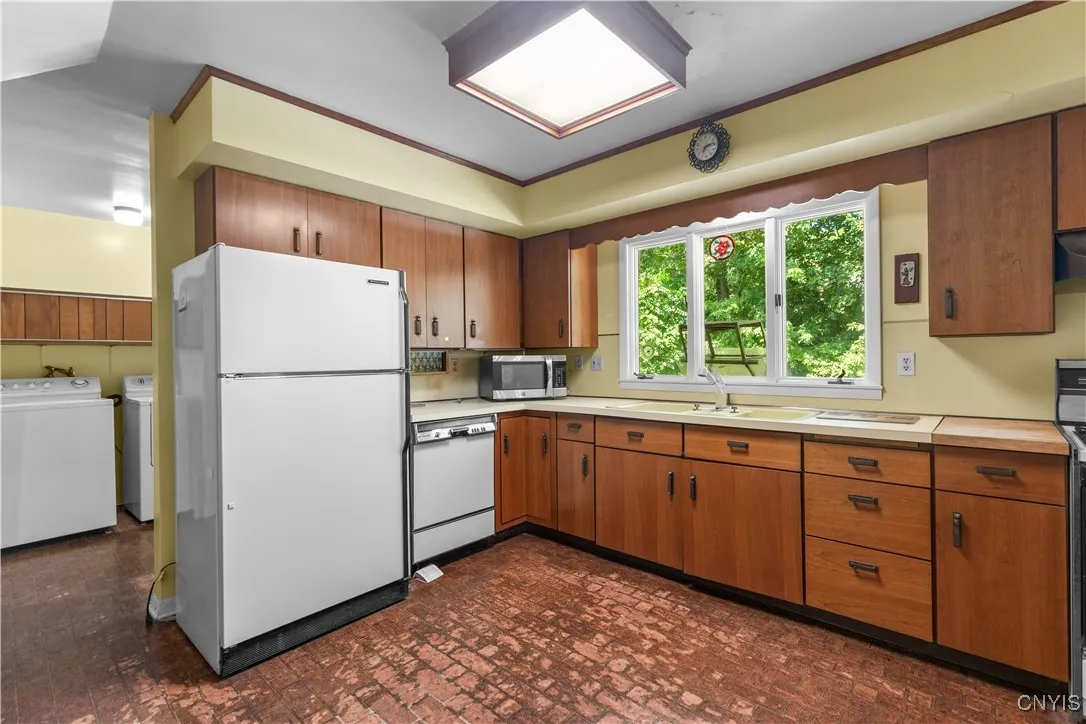 114 Harts Hill Terrace, Whitestown, New York 13492, Whitestown, New York 13492, 4 Bedrooms Bedrooms, 7 Rooms Rooms,2 BathroomsBathrooms,Residential,Closed,114 Harts Hill Terrace, Whitestown, New York 13492,0,S1629221