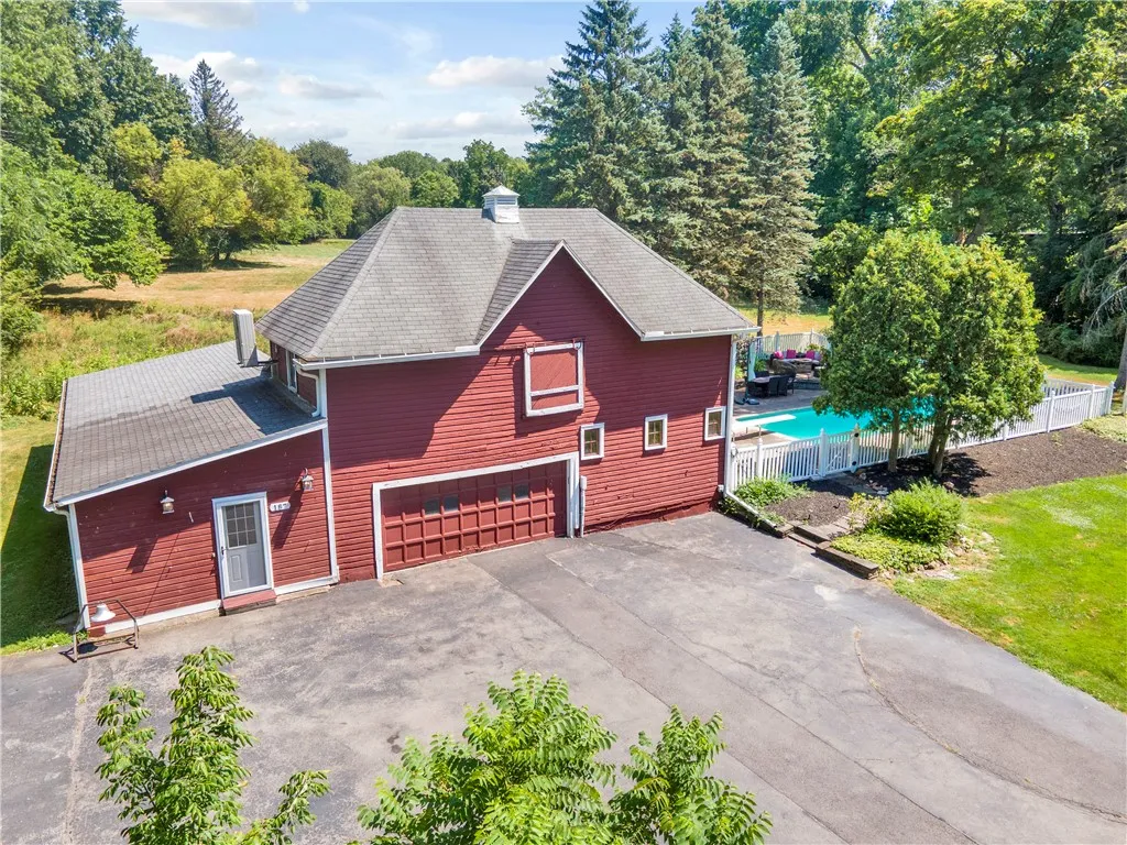 187 South Main Street, Perinton, New York 14450, Perinton, New York 14450, 4 Bedrooms Bedrooms, 13 Rooms Rooms,2 BathroomsBathrooms,Residential,Closed,187 South Main Street, Perinton, New York 14450,0,R1628550