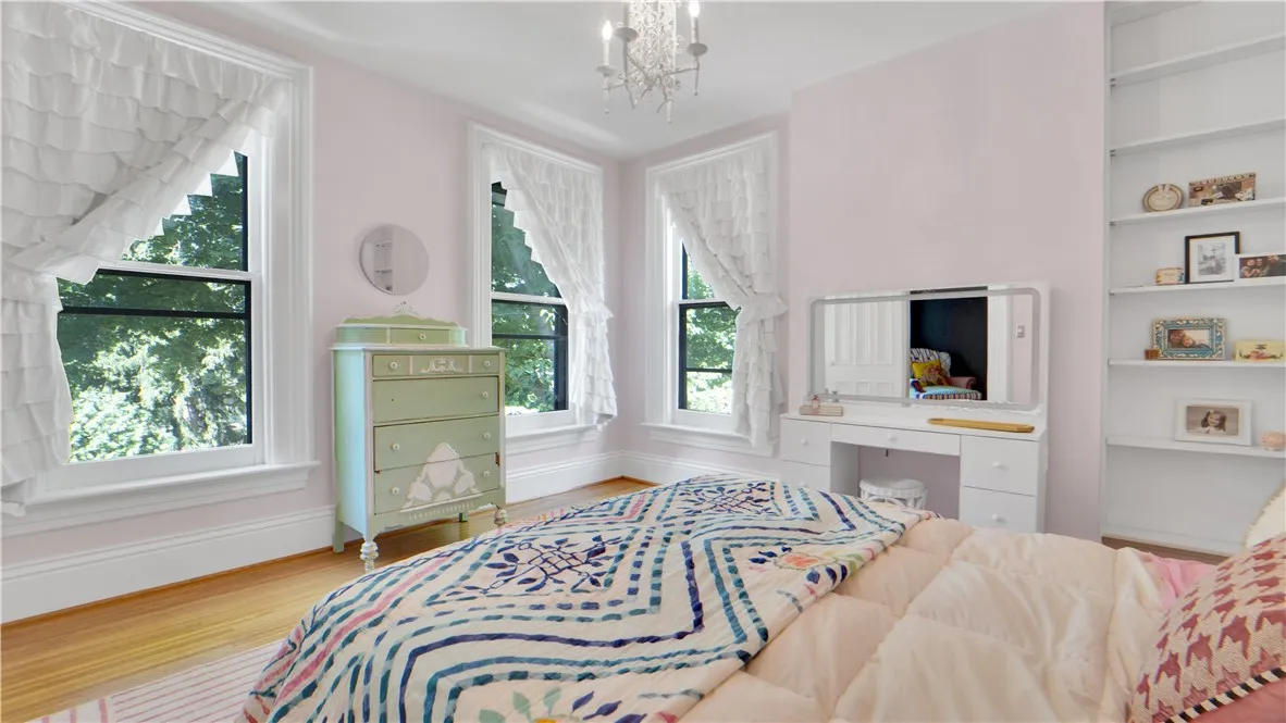 187 South Main Street, Perinton, New York 14450, Perinton, New York 14450, 4 Bedrooms Bedrooms, 13 Rooms Rooms,2 BathroomsBathrooms,Residential,Closed,187 South Main Street, Perinton, New York 14450,0,R1628550