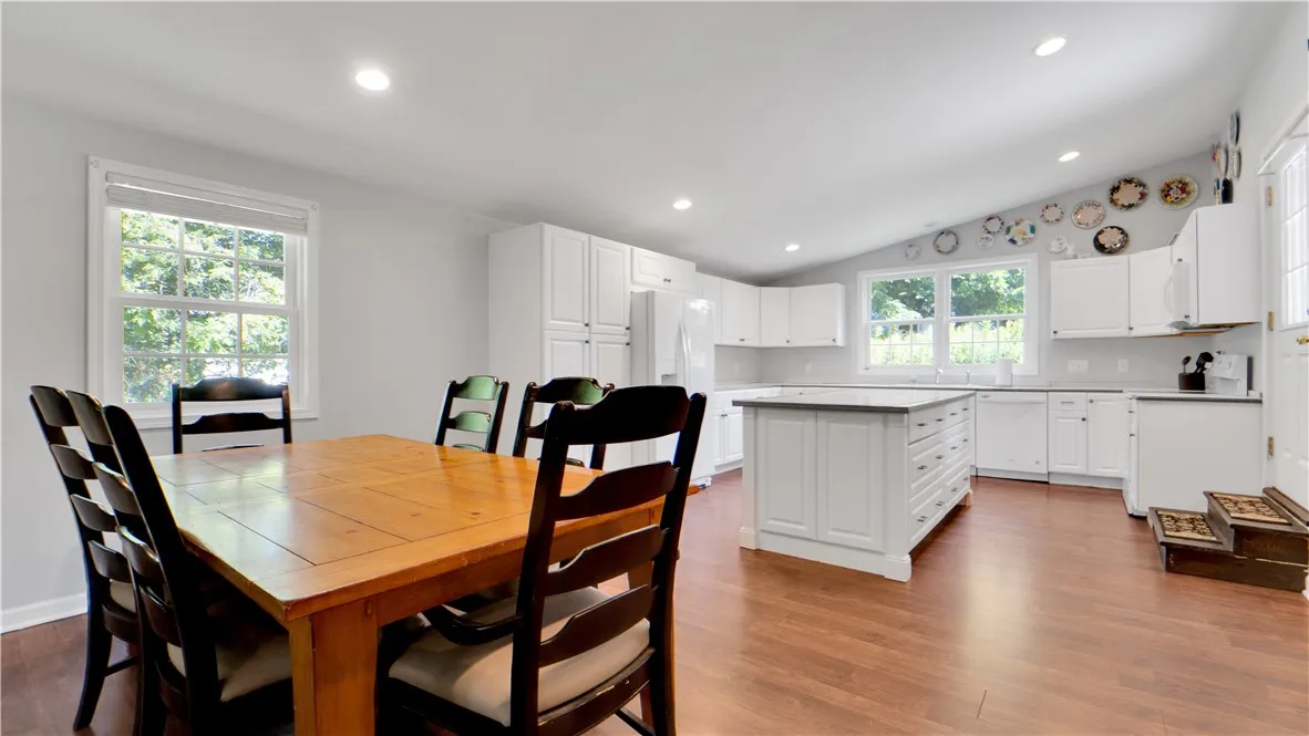 187 South Main Street, Perinton, New York 14450, Perinton, New York 14450, 4 Bedrooms Bedrooms, 13 Rooms Rooms,2 BathroomsBathrooms,Residential,Closed,187 South Main Street, Perinton, New York 14450,0,R1628550