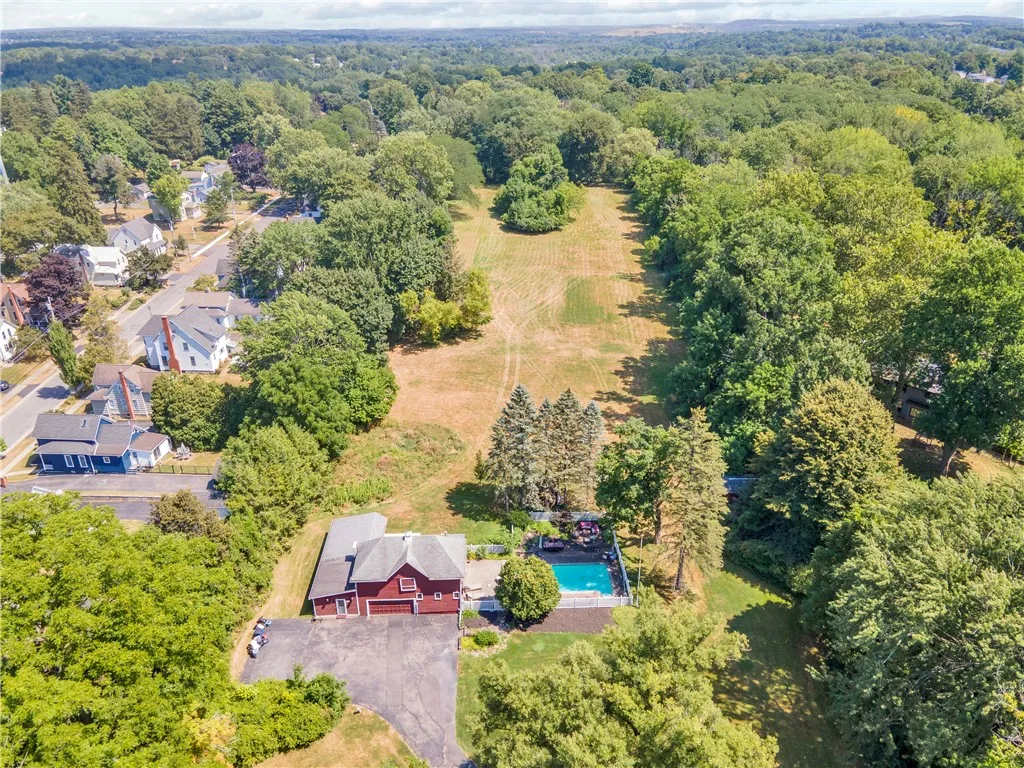 187 South Main Street, Perinton, New York 14450, Perinton, New York 14450, 4 Bedrooms Bedrooms, 13 Rooms Rooms,2 BathroomsBathrooms,Residential,Closed,187 South Main Street, Perinton, New York 14450,0,R1628550