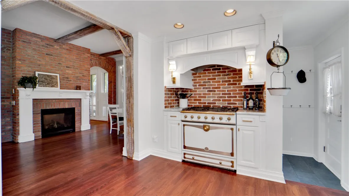 187 South Main Street, Perinton, New York 14450, Perinton, New York 14450, 4 Bedrooms Bedrooms, 13 Rooms Rooms,2 BathroomsBathrooms,Residential,Closed,187 South Main Street, Perinton, New York 14450,0,R1628550