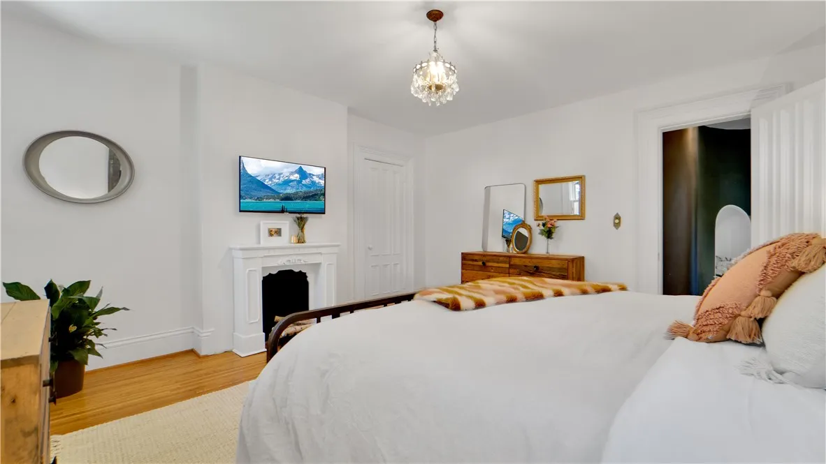 187 South Main Street, Perinton, New York 14450, Perinton, New York 14450, 4 Bedrooms Bedrooms, 13 Rooms Rooms,2 BathroomsBathrooms,Residential,Closed,187 South Main Street, Perinton, New York 14450,0,R1628550