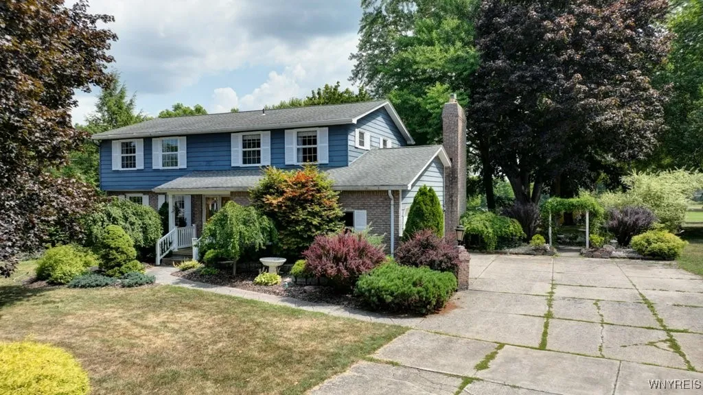 261 Rolling Green Lane, Elma, New York 14059, Elma, New York 14059, 4 Bedrooms Bedrooms, 12 Rooms Rooms,2 BathroomsBathrooms,Residential,Closed,261 Rolling Green Lane, Elma, New York 14059,0,B1630392