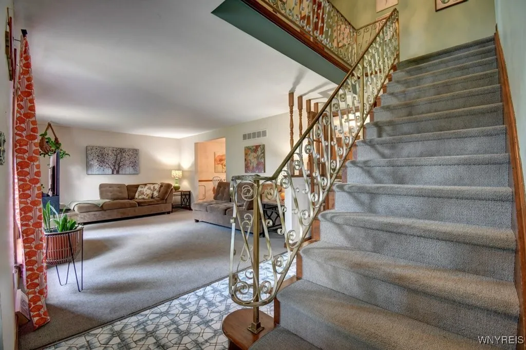 261 Rolling Green Lane, Elma, New York 14059, Elma, New York 14059, 4 Bedrooms Bedrooms, 12 Rooms Rooms,2 BathroomsBathrooms,Residential,Closed,261 Rolling Green Lane, Elma, New York 14059,0,B1630392