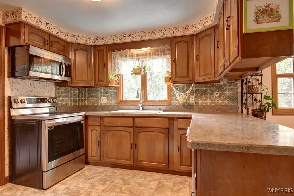 261 Rolling Green Lane, Elma, New York 14059, Elma, New York 14059, 4 Bedrooms Bedrooms, 12 Rooms Rooms,2 BathroomsBathrooms,Residential,Closed,261 Rolling Green Lane, Elma, New York 14059,0,B1630392