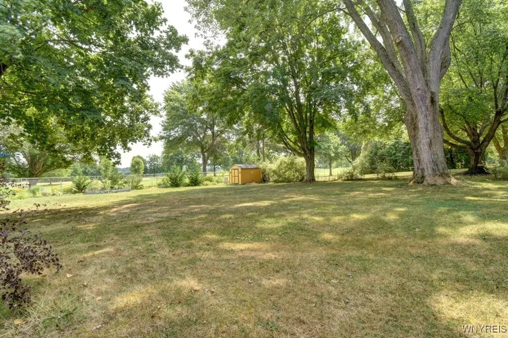 261 Rolling Green Lane, Elma, New York 14059, Elma, New York 14059, 4 Bedrooms Bedrooms, 12 Rooms Rooms,2 BathroomsBathrooms,Residential,Closed,261 Rolling Green Lane, Elma, New York 14059,0,B1630392