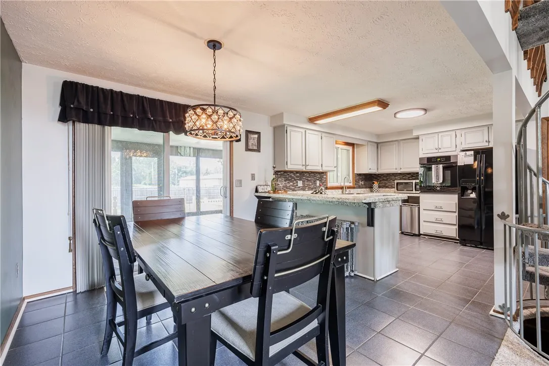 27 Ezio Drive, Gates, New York 14606, Gates, New York 14606, 3 Bedrooms Bedrooms, 6 Rooms Rooms,2 BathroomsBathrooms,Residential,Closed,27 Ezio Drive, Gates, New York 14606,0,R1626994