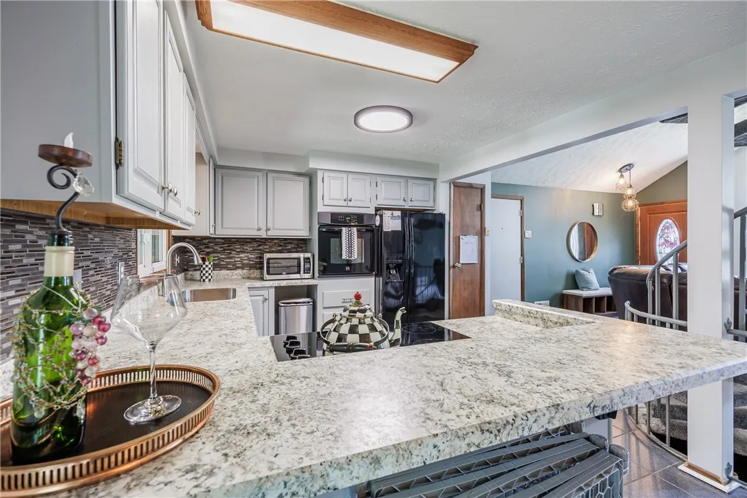 27 Ezio Drive, Gates, New York 14606, Gates, New York 14606, 3 Bedrooms Bedrooms, 6 Rooms Rooms,2 BathroomsBathrooms,Residential,Closed,27 Ezio Drive, Gates, New York 14606,0,R1626994