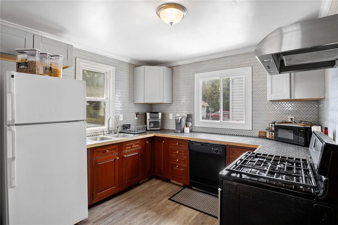 66 Dorset Street, Rochester, New York 14609, Rochester, New York 14609, 3 Bedrooms Bedrooms, 8 Rooms Rooms,2 BathroomsBathrooms,Residential,Closed,66 Dorset Street, Rochester, New York 14609,0,R1629691