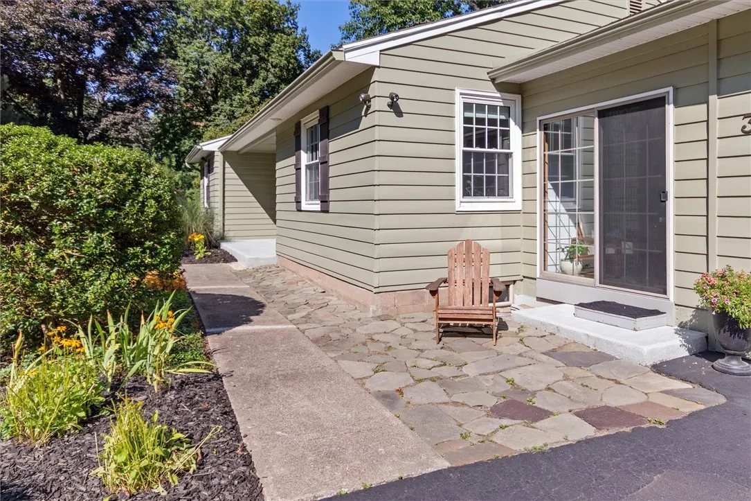 38 Crescent Road, Perinton, New York 14450, Perinton, New York 14450, 3 Bedrooms Bedrooms, 7 Rooms Rooms,1 BathroomBathrooms,Residential,Closed,38 Crescent Road, Perinton, New York 14450,0,R1630562