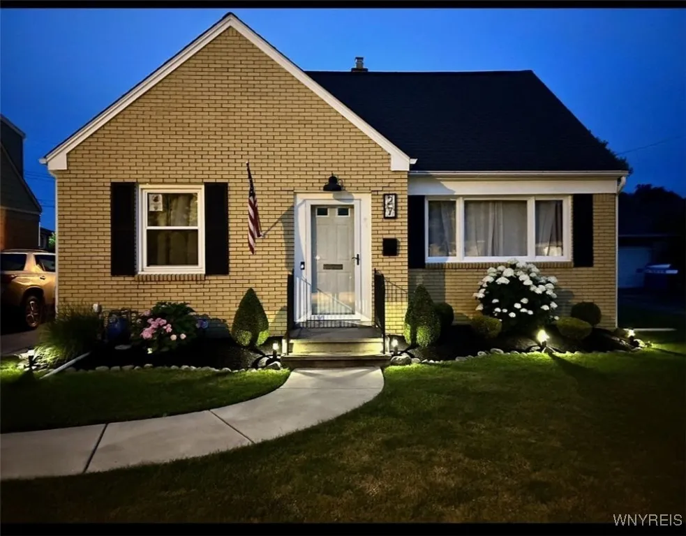 27 Thruway Court, Cheektowaga, New York 14225, Cheektowaga, New York 14225, 3 Bedrooms Bedrooms, 6 Rooms Rooms,1 BathroomBathrooms,Residential,Closed,27 Thruway Court, Cheektowaga, New York 14225,0,B1630434