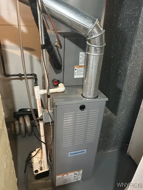 27 Thruway Court, Cheektowaga, New York 14225, Cheektowaga, New York 14225, 3 Bedrooms Bedrooms, 6 Rooms Rooms,1 BathroomBathrooms,Residential,Closed,27 Thruway Court, Cheektowaga, New York 14225,0,B1630434