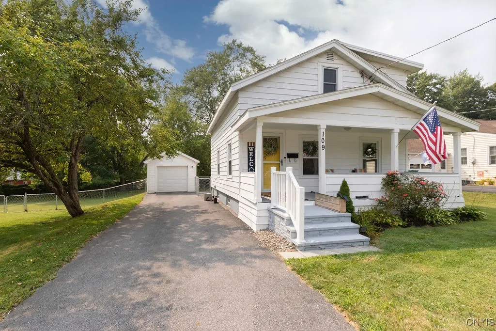 109 Grove Street, Cicero, New York 13212, Cicero, New York 13212, 3 Bedrooms Bedrooms, 5 Rooms Rooms,1 BathroomBathrooms,Residential,Closed,109 Grove Street, Cicero, New York 13212,0,S1629685