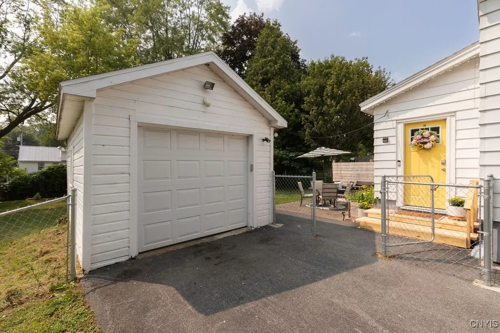 109 Grove Street, Cicero, New York 13212, Cicero, New York 13212, 3 Bedrooms Bedrooms, 5 Rooms Rooms,1 BathroomBathrooms,Residential,Closed,109 Grove Street, Cicero, New York 13212,0,S1629685