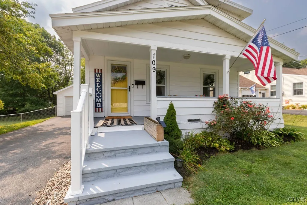 109 Grove Street, Cicero, New York 13212, Cicero, New York 13212, 3 Bedrooms Bedrooms, 5 Rooms Rooms,1 BathroomBathrooms,Residential,Closed,109 Grove Street, Cicero, New York 13212,0,S1629685