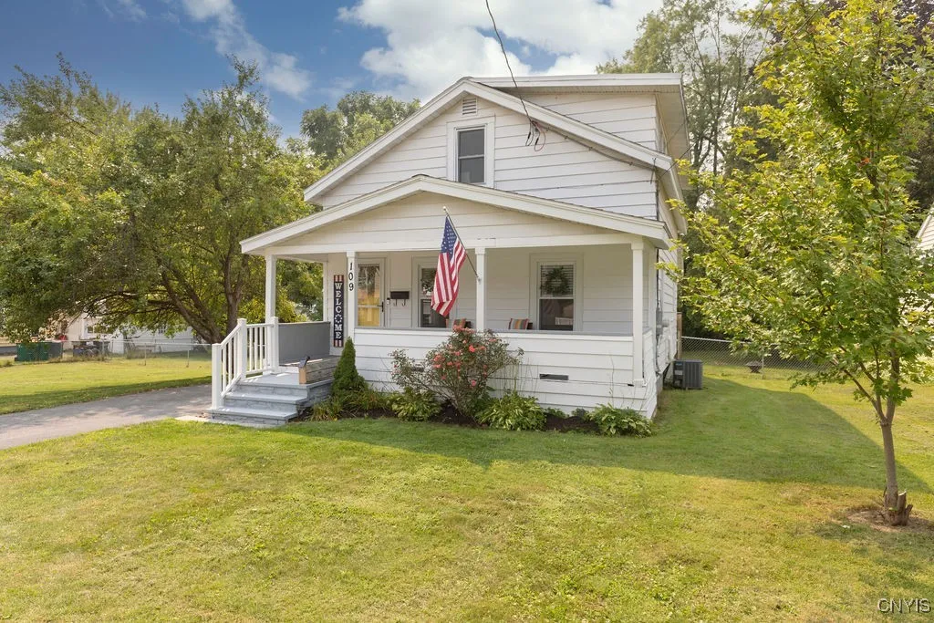 109 Grove Street, Cicero, New York 13212, Cicero, New York 13212, 3 Bedrooms Bedrooms, 5 Rooms Rooms,1 BathroomBathrooms,Residential,Closed,109 Grove Street, Cicero, New York 13212,0,S1629685