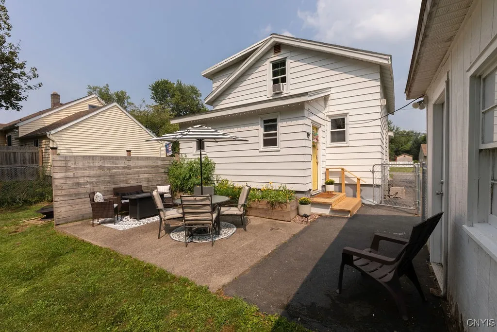 109 Grove Street, Cicero, New York 13212, Cicero, New York 13212, 3 Bedrooms Bedrooms, 5 Rooms Rooms,1 BathroomBathrooms,Residential,Closed,109 Grove Street, Cicero, New York 13212,0,S1629685